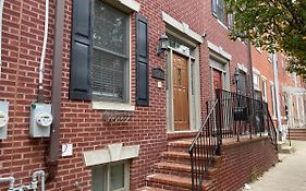 Alina&Fanny - Philadelphia 1210 Mt Vernon St